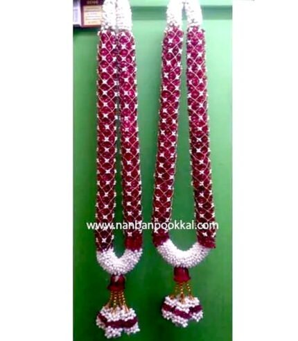 DG008-Red-Rose-with-Nanthiyavattai-Net-Garlands-1-Pair