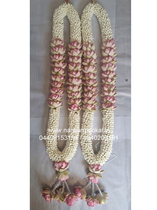 LG023 – Folded Pink Lotus with Nanthiyavattai Garland – 1 Pair wedding garlands in chennai, wedding garland online, garland online delivery chennai in india, Indian wedding Garlands, Jaimala Varmala Order at Online, Lotus flower, Lotus Garland, Lotus wedding Garland, beautiful Lotus wedding Garlands in chennai,lotus garland for Wedding and Reception